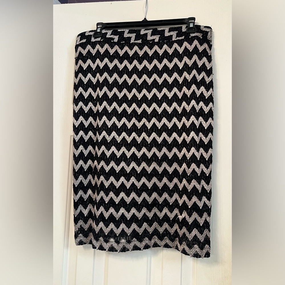 Sparkling gold and black skirt